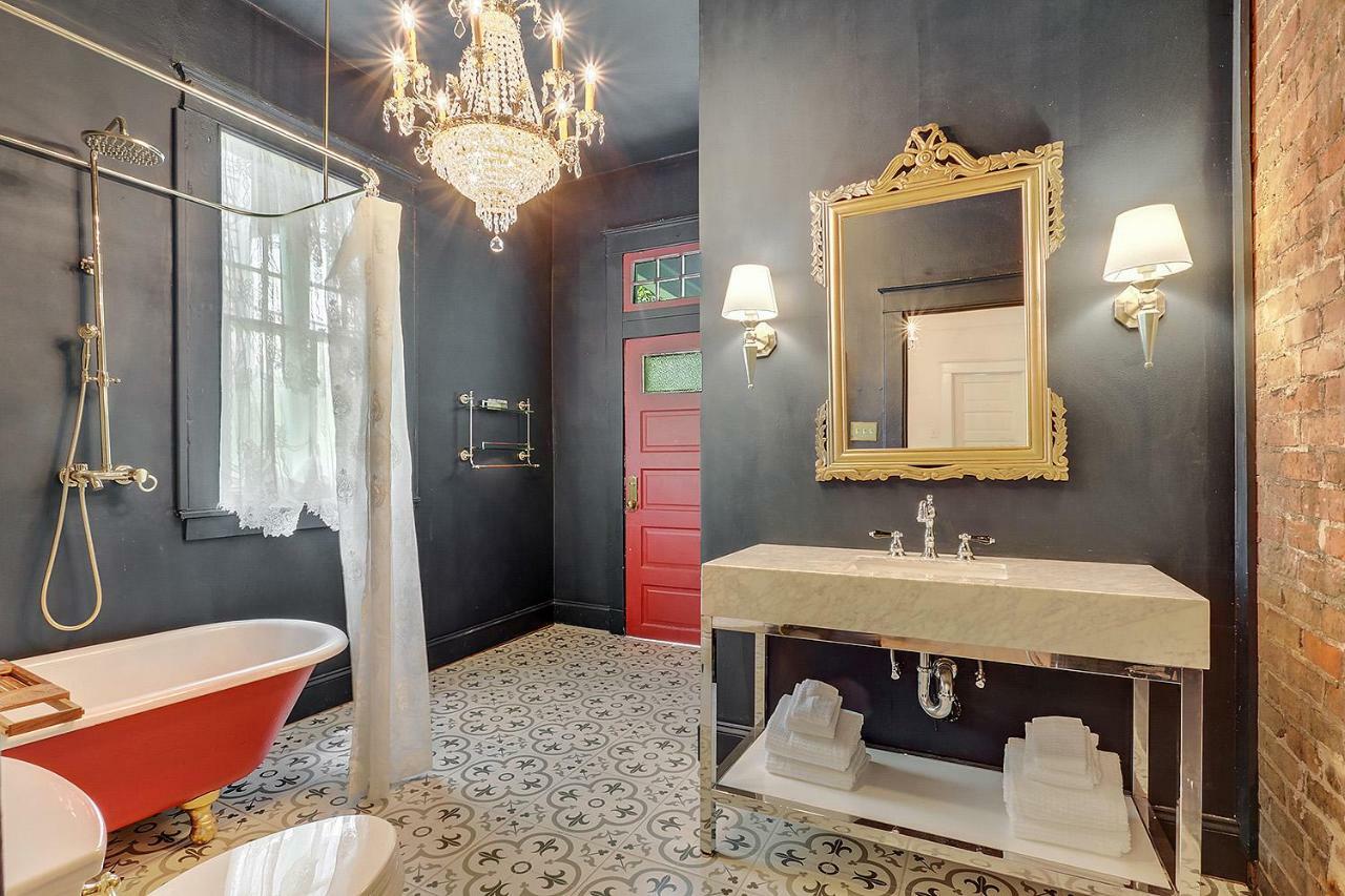 Elegant Renovated House With Relaxing Courtyard Villa New Orleans Bagian luar foto