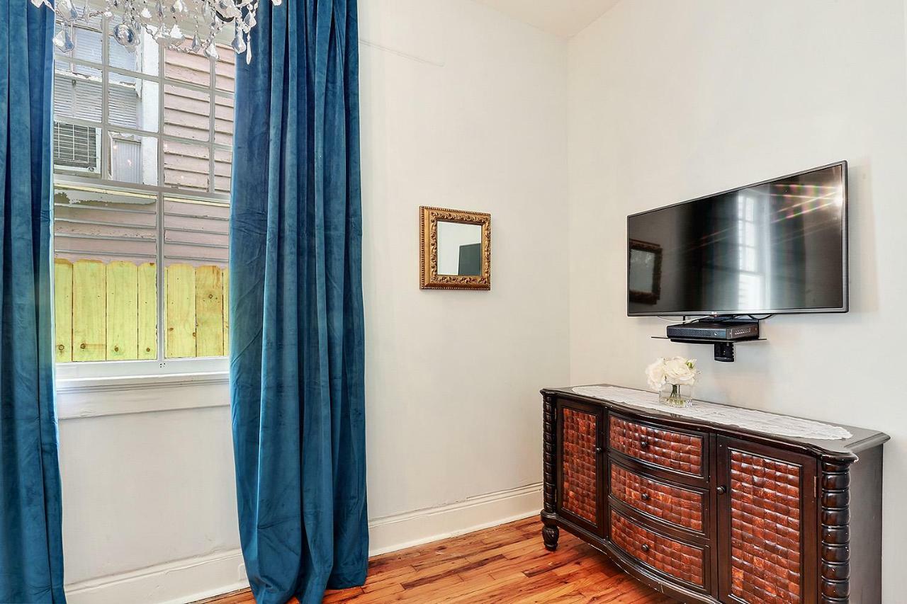 Elegant Renovated House With Relaxing Courtyard Villa New Orleans Bagian luar foto
