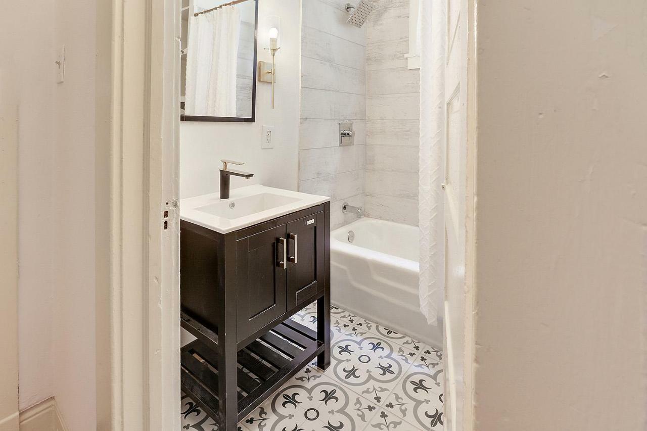 Elegant Renovated House With Relaxing Courtyard Villa New Orleans Bagian luar foto